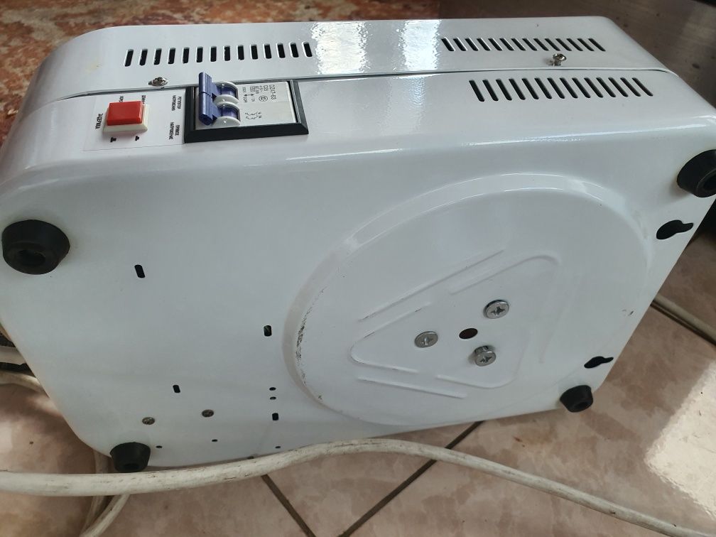 Продам стабилизатор напряжения Luxeon WDS-5500VA