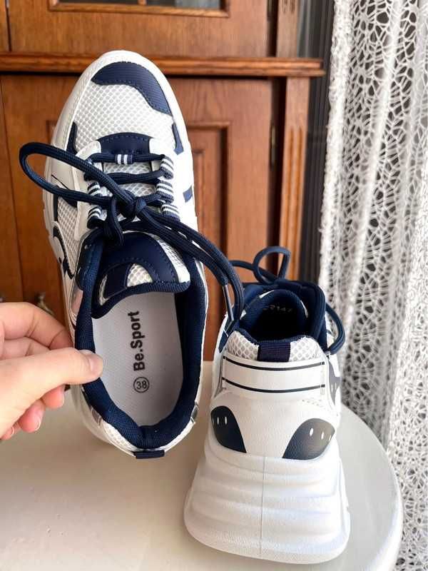 Nowe biało-niebieskie sneakersy gruba podeszwa jak fila adidasy r. 38