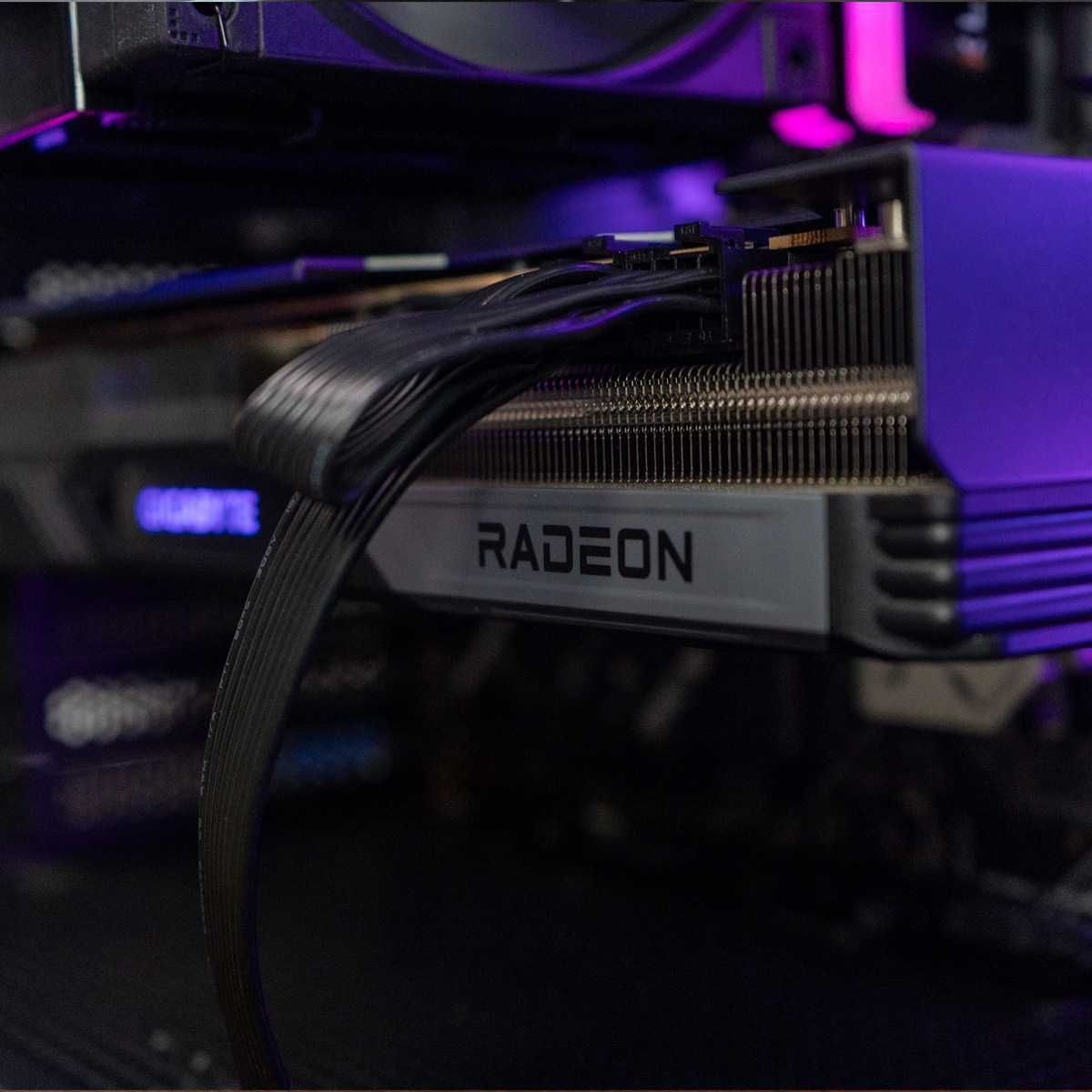 Nowy Komputer Gamingowy RX7800XT/Ryzen7 7700/32GBDDR5/1TB FV23%/RATY