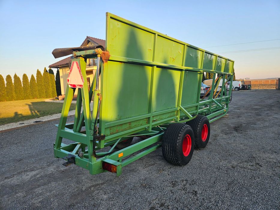 Przyczepa do zbioru marchwi Pietruszki warzyw platforma Krakei