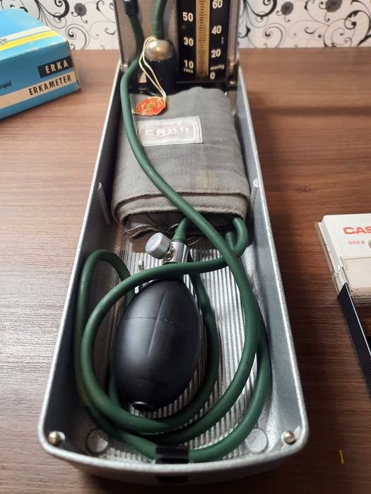 Esfigmomanómetro (Medidor de pressão arterial) de coluna de mercúrio