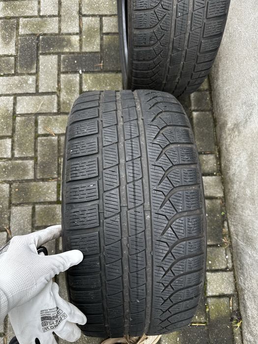 Opony zimowe 255/35/19 Pirelli P zero winter
