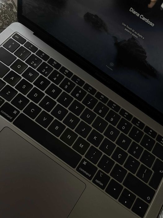 Apple MacBook Air 2018 - Intel Core i5 com 8GB, 128GB Disco SSD, 13.3"