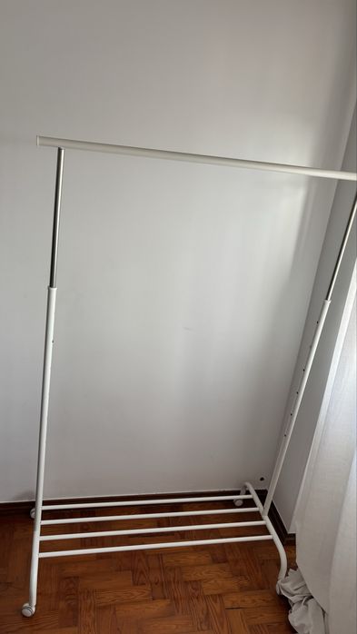 Suporte para cabides IKEA | Rigga
