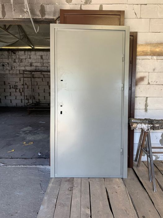 Гарант двері сталеві