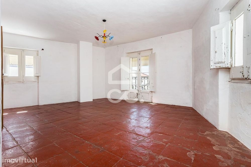 Moradia de Gaveto no Centro de Portel