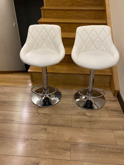 Krzesła hokery Jowisz