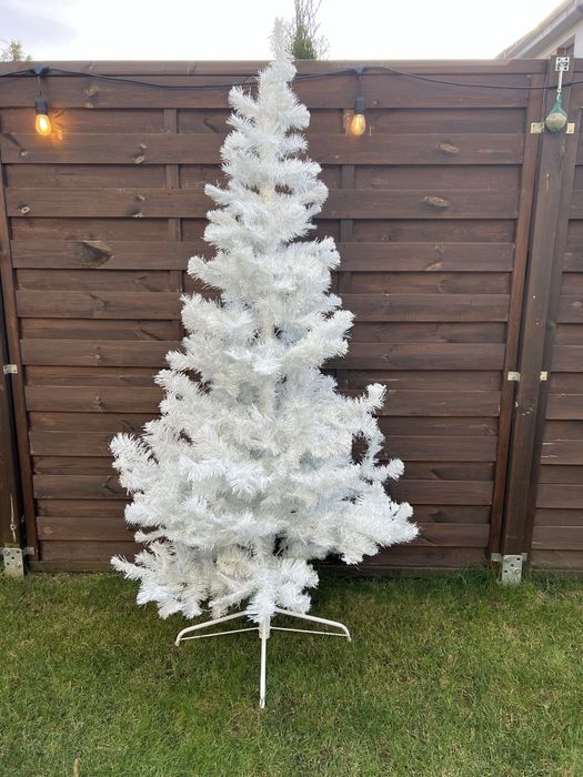 Choinka sztuczna biała 180 cm ze stojakiem
