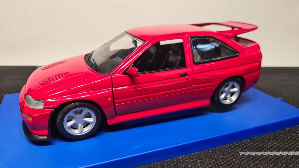 Ford Escort RS Cosworth UTmodels 1 18