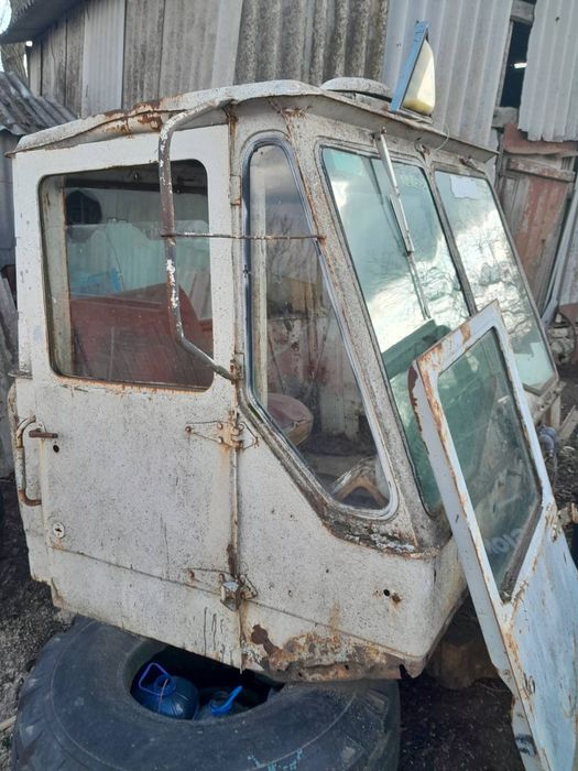 Т-150К в розібраному стані