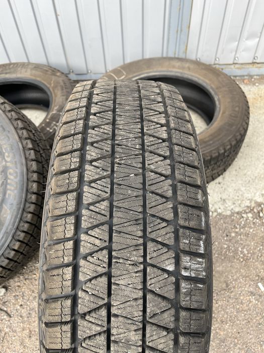 Гума Bridgestone Blizzak 225/65/17