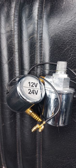 Sprzedam dwa zawory pneumatyczne trąby fanfary