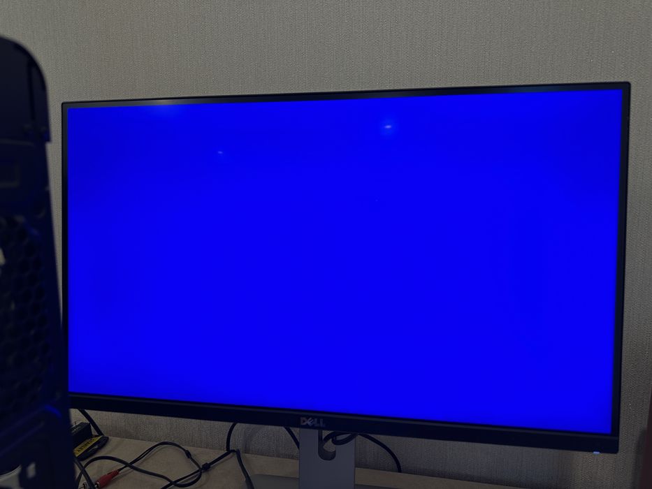 Монітор Dell U2515H IPS | 2560 x 1440 | з «битою» полоскою в 1 піксель
