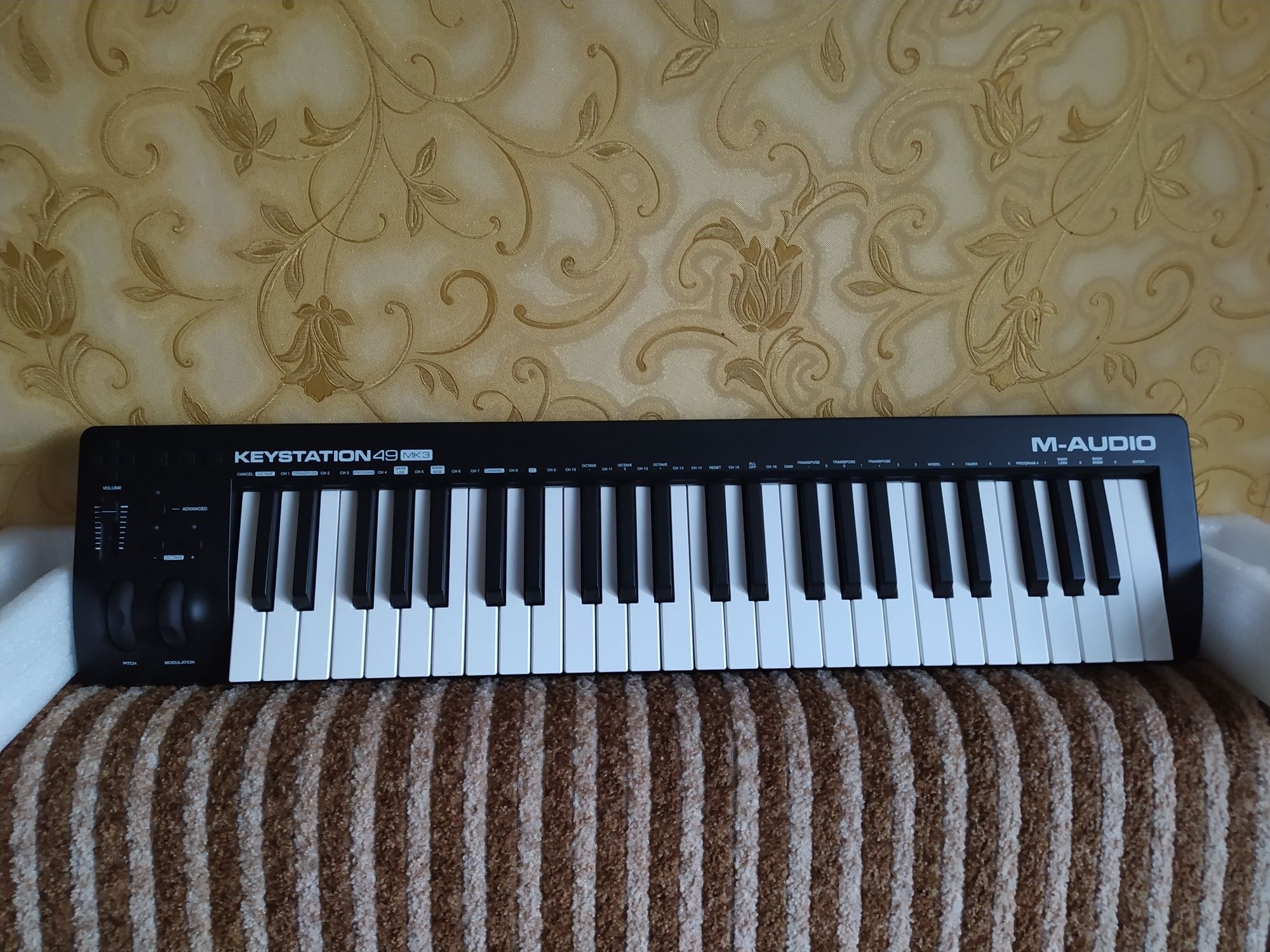 Продается MIDI клавіатура М-AUDIO Keystation 49 MK3 ,аккодеон " Алм