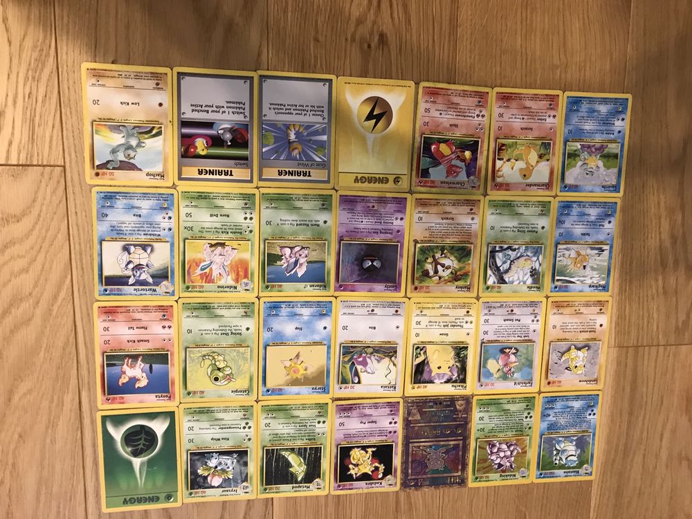 Karty POKEMON komplet