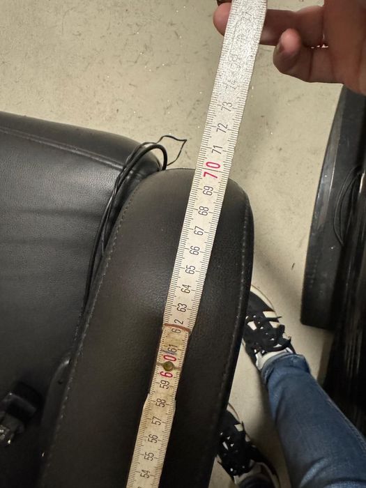 Fotel z masażerem czarny