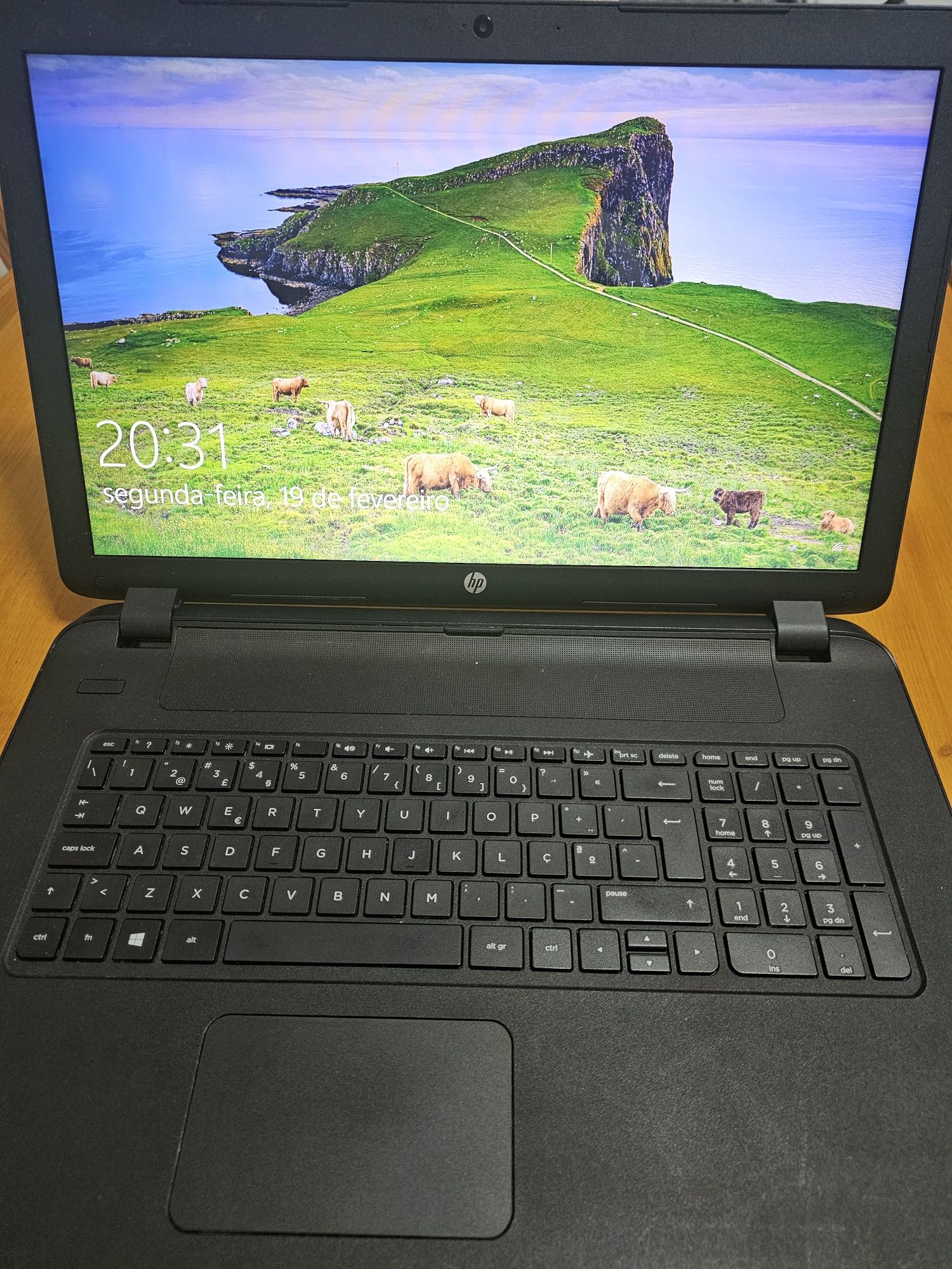 HP notebook 17-p100np