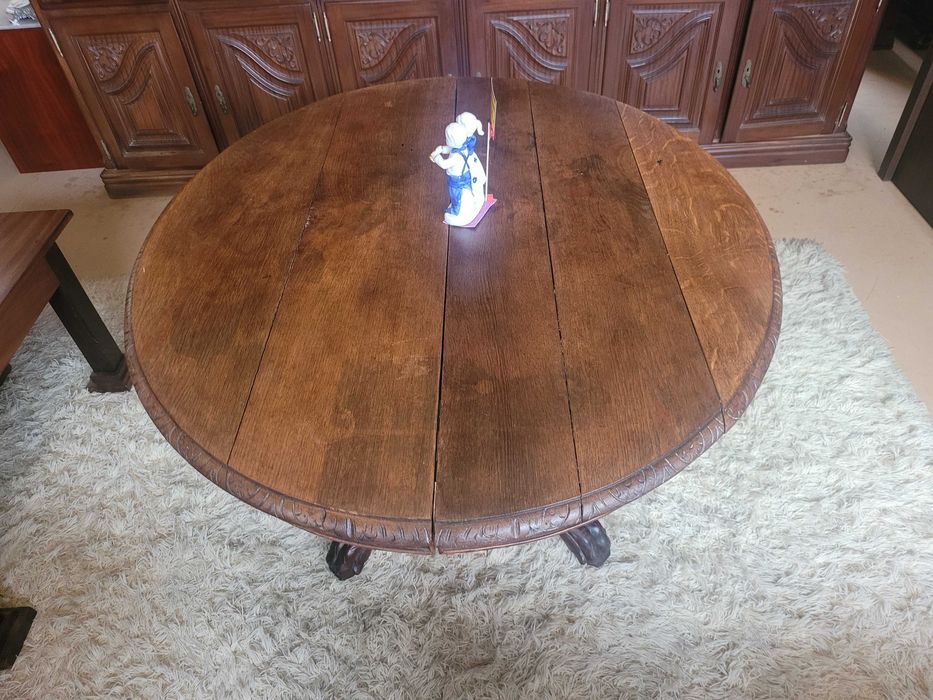 Mesa antiga, redonda em madeira maciça - Restaurada