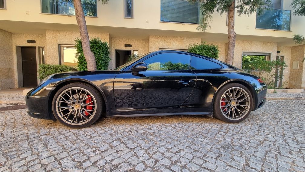 Porsche 911 4S Black