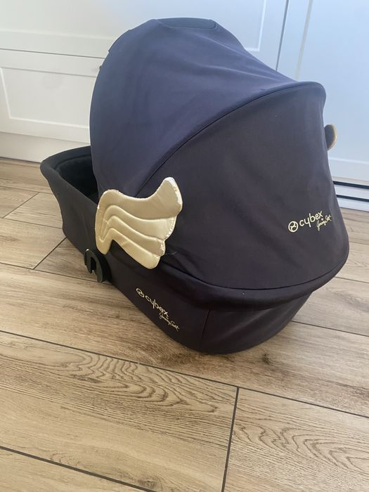 Gondola cybex mios  by Jeremy Scott