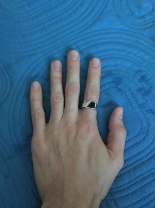 Продам срібне кільце. 2 шт.