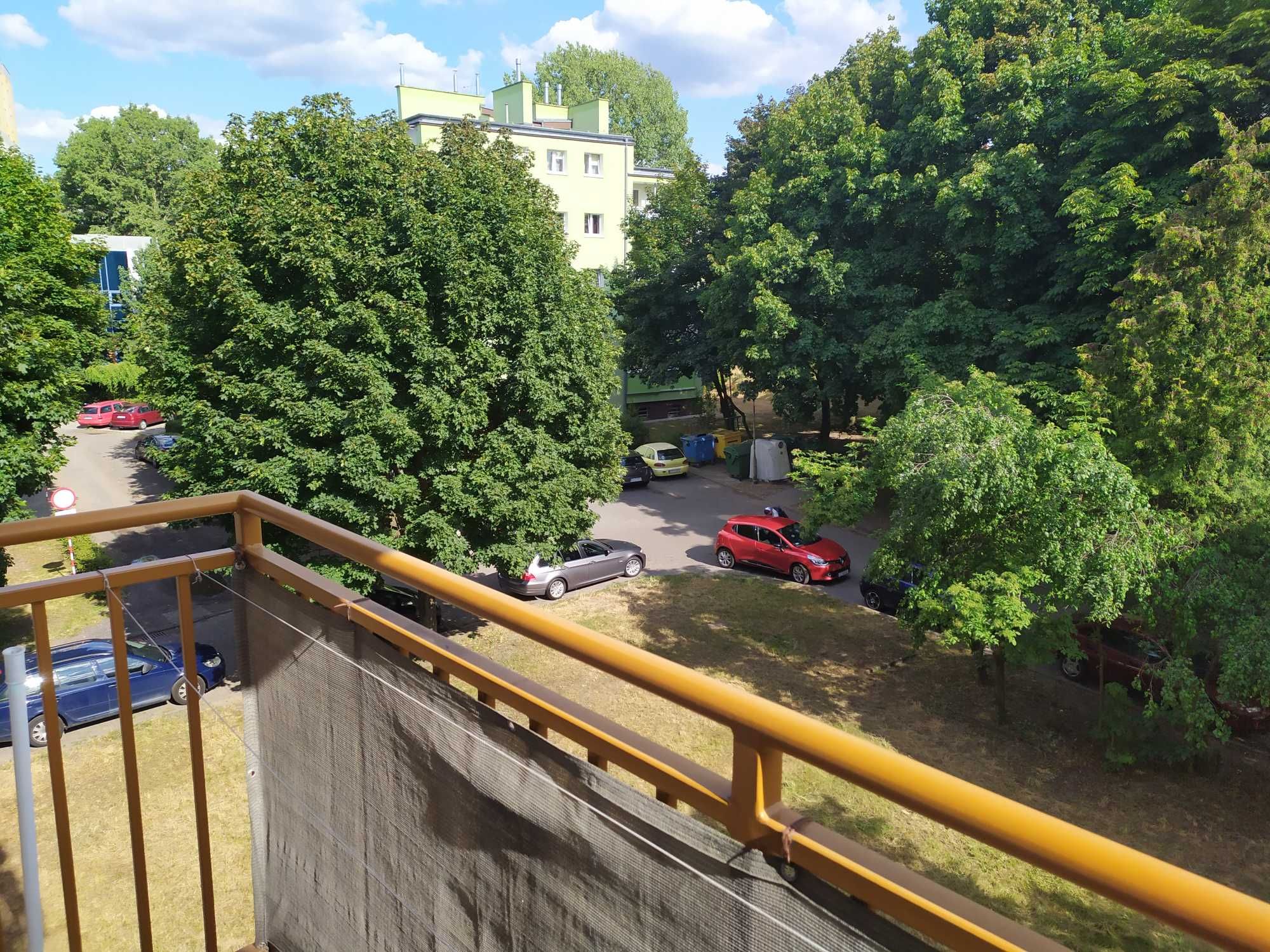 Dwa jednoosobowe pokoje w mieszkaniu 3 pok. od 1.10. - 1200 zł całość