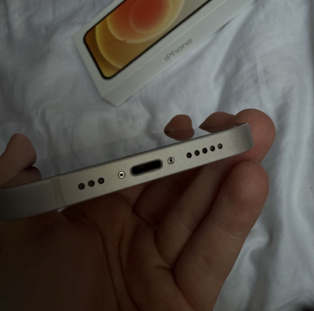 iPhone 12 128GB kolor biały
