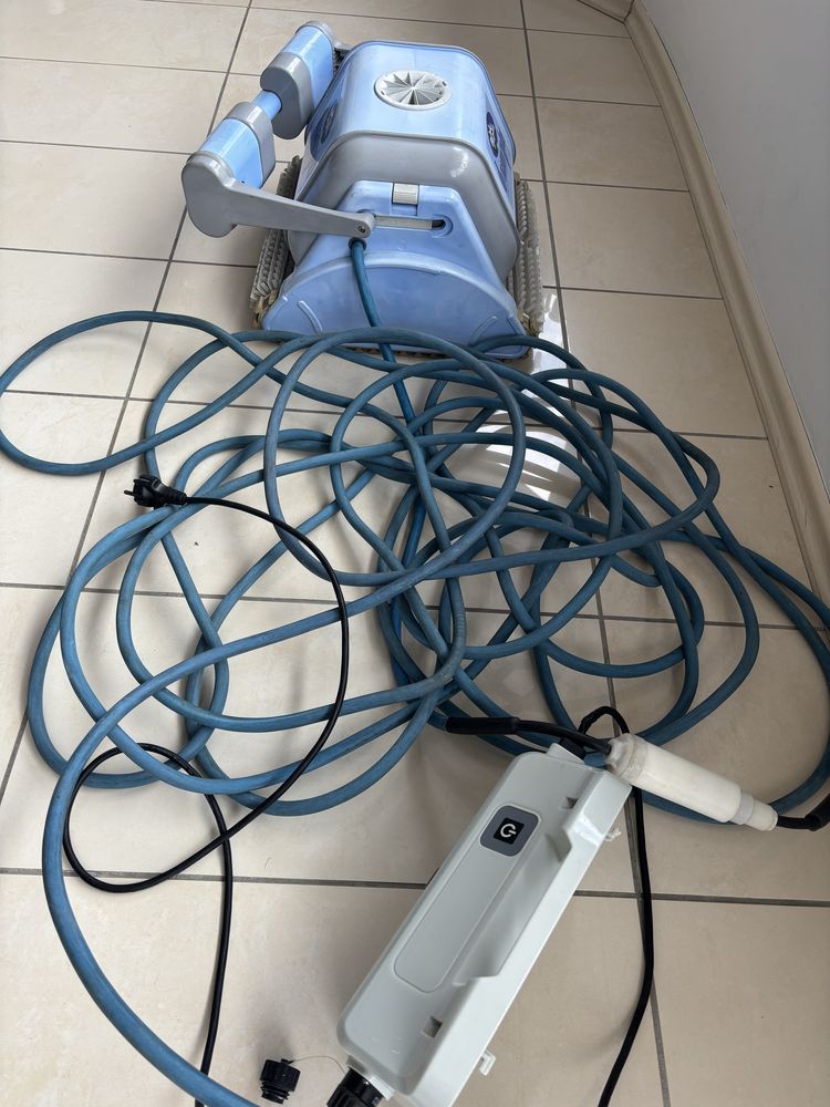 Sklep 14.000zl! Odkurzacz basen robot topowy model Dolphin Dynamic 4