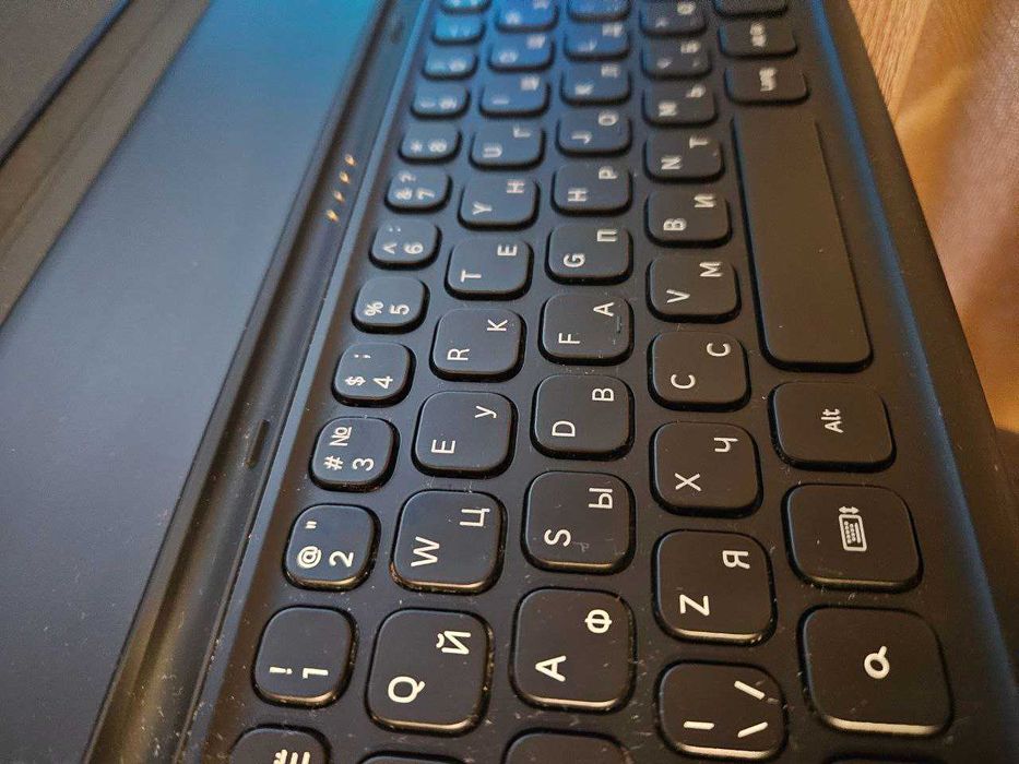 Чохол-клавіатура Samsung Tab S4 (оригінал, хороший стан)