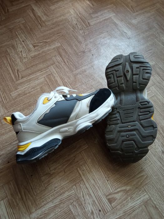 Кросівки унісекс (38р)