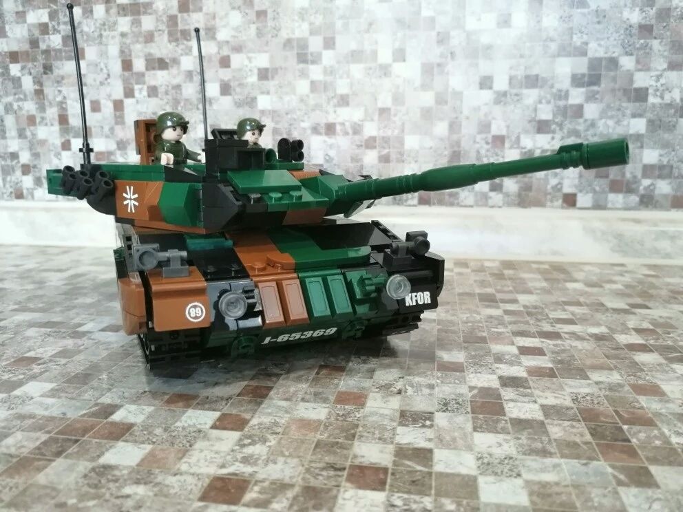 Конструктор Sluban M38-B0839 "Немецкий танк Леопард Leopard 2А5