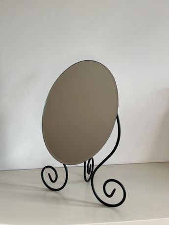 Espelho de mesa em ferro