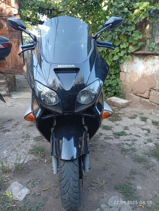 Продам скутер Хонда Форза 259