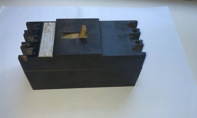 Трехфазный автоматический выключатель АЕ2056