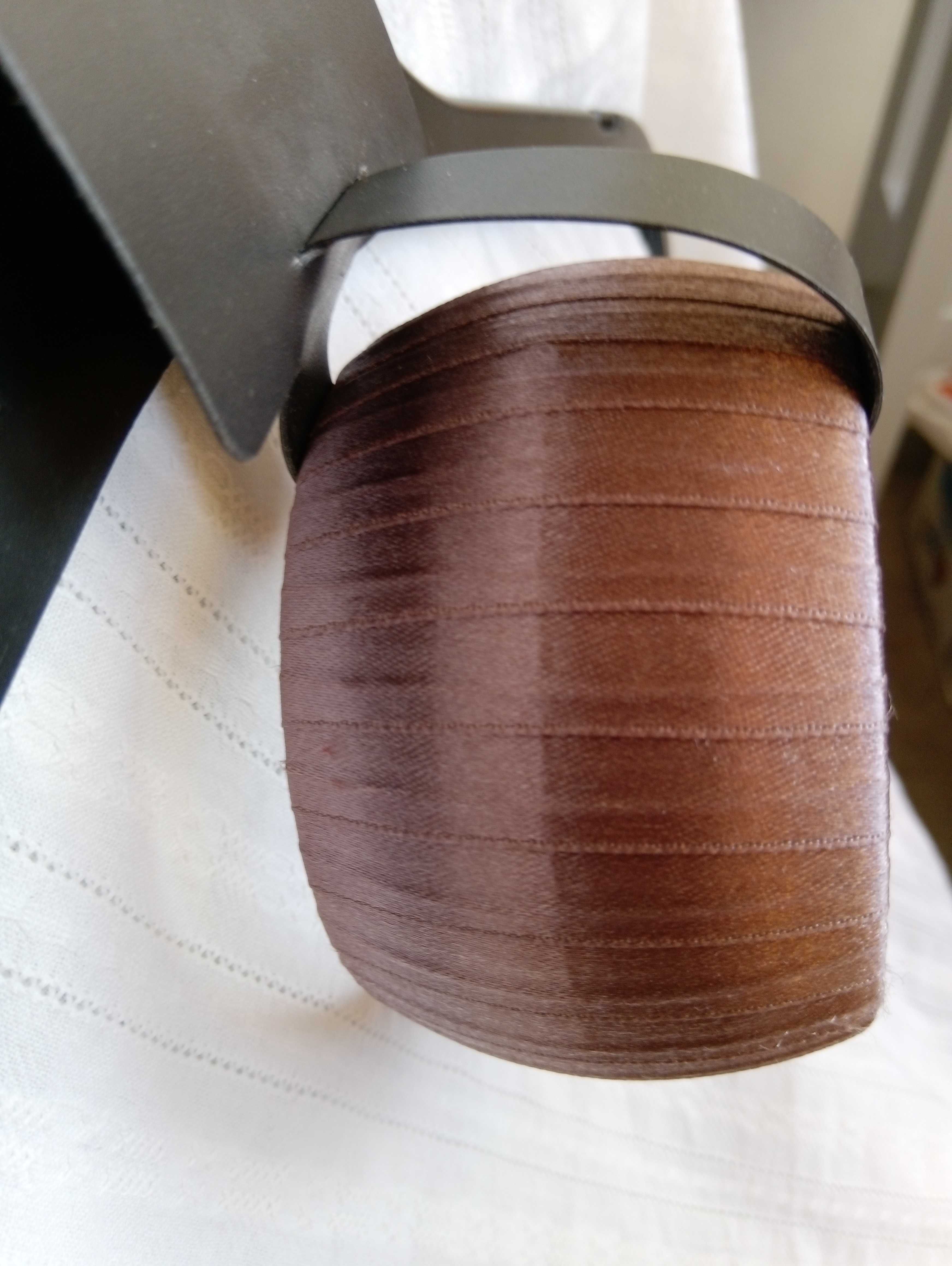 Efektowna szeroka bransoletka Reserved w kolorze brązowym