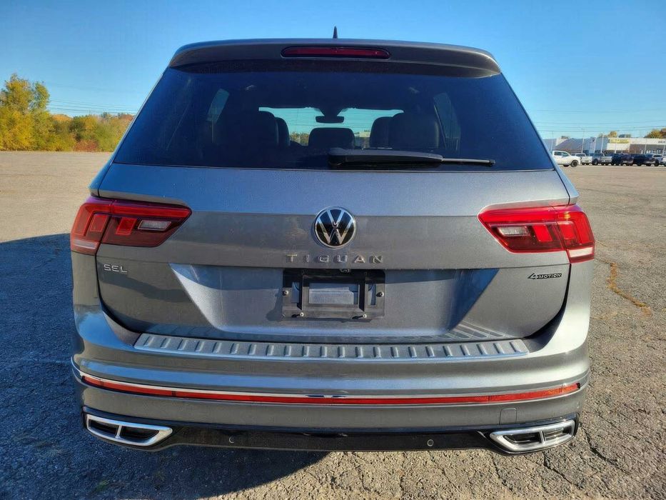 Volkswagen Tiguan SEL R-Line 4Motion      2024