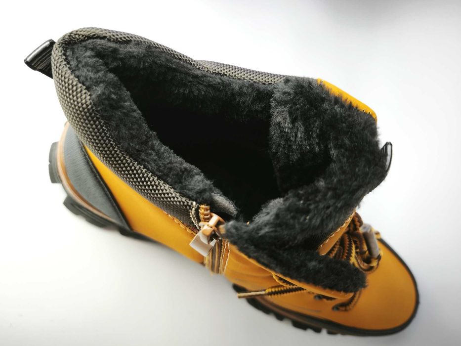 Buty zimowe męskie nowe ocieplane wytrzymałe z zamkiem 42