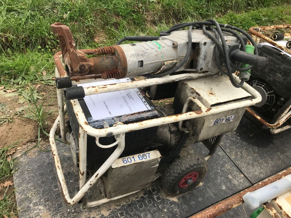 Gerador gasóleo com martelo electrico