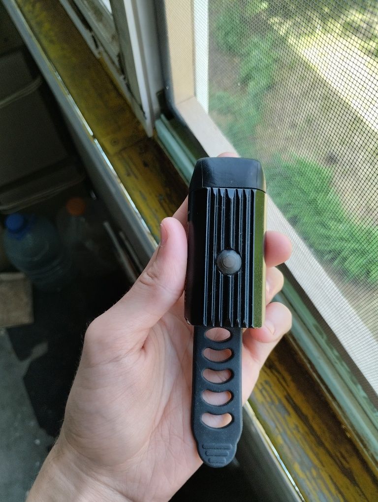Вело Фонарик Lezyne 600xl