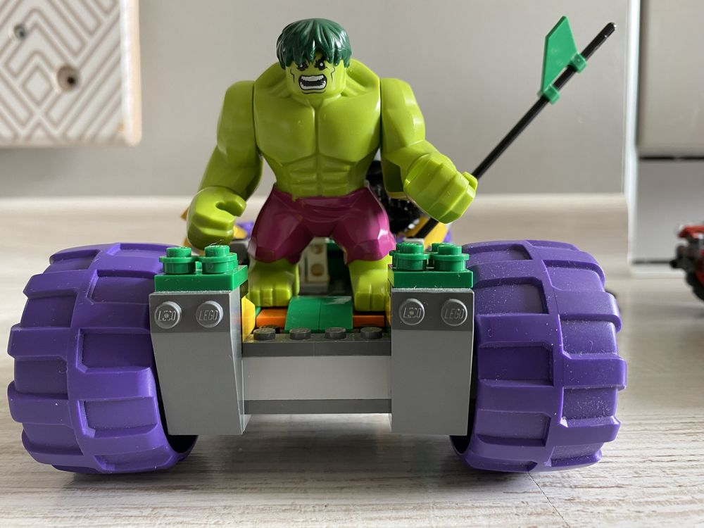 LEGO Super Heroes  HULK kontra CZERWONY HULK 76078