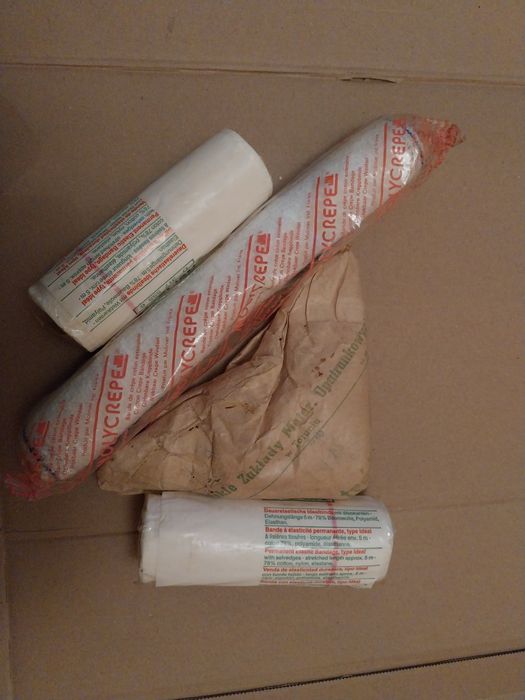 Komplet opatrunkowy z czasów prl-u