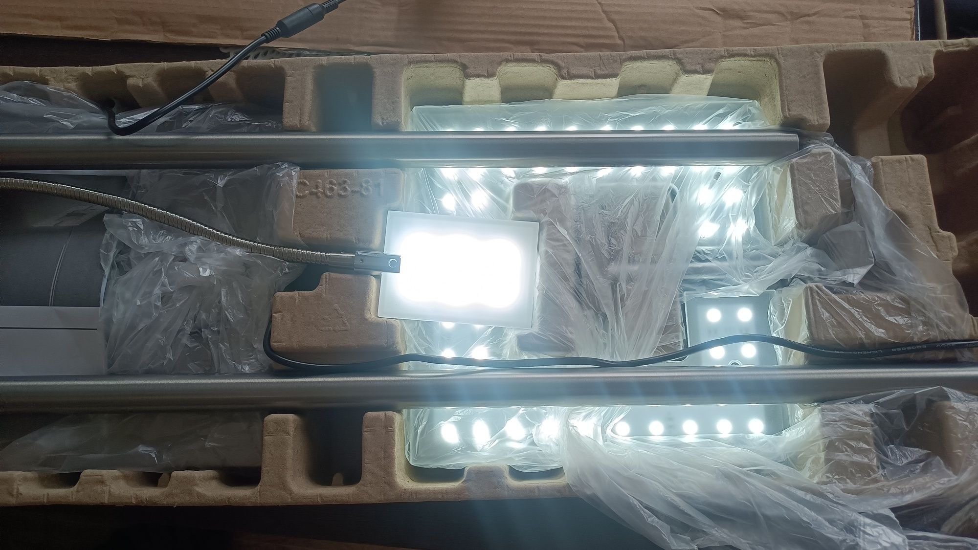 Lampa podłogowa LED