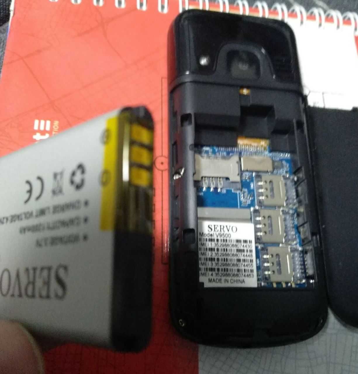 Телефон оригінальний, новий на 4 SIM картки Servo V9500