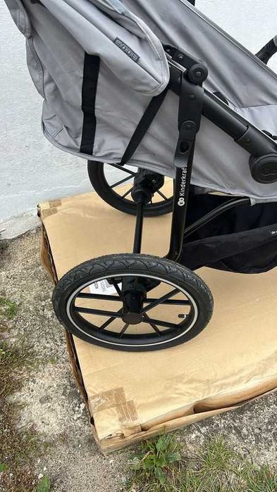 Wózek trójkołowy Helsi szary dla dzieci