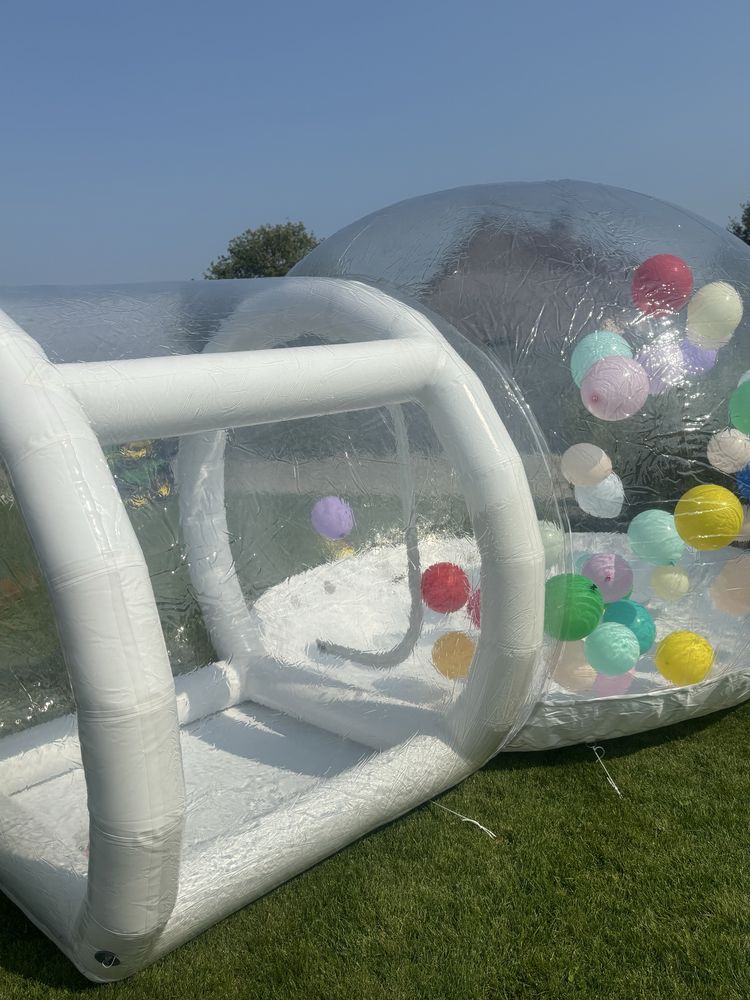 Biały dmuchaniec Bubble house
