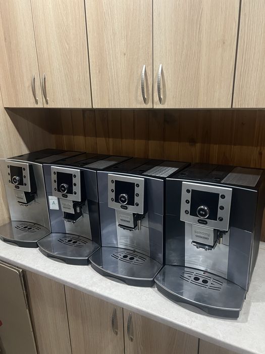 4 Кавомашини Delonghi Perfecta Cappuccino ESAM5500.M