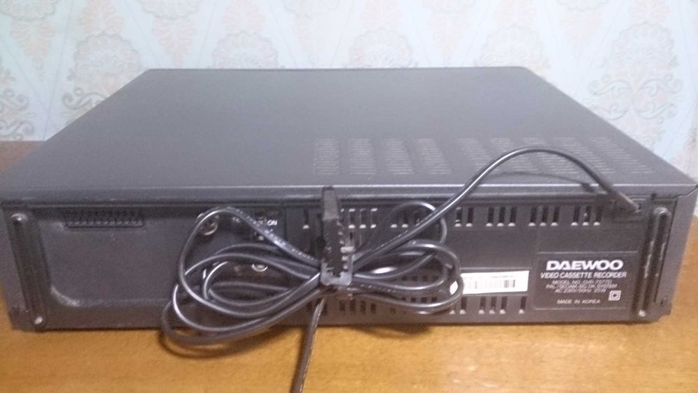 Лот dvd  players  VHS video recorders