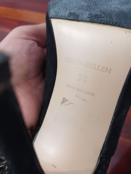 Stilettos pretos da Karen Millen