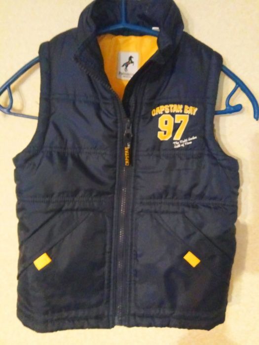 Теплая жилетка на мальчика "Palomino" C&A Германия р. 104