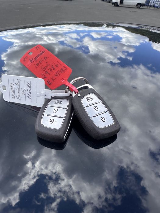 Hyundai Ionic 2017 в максимальній комплектації